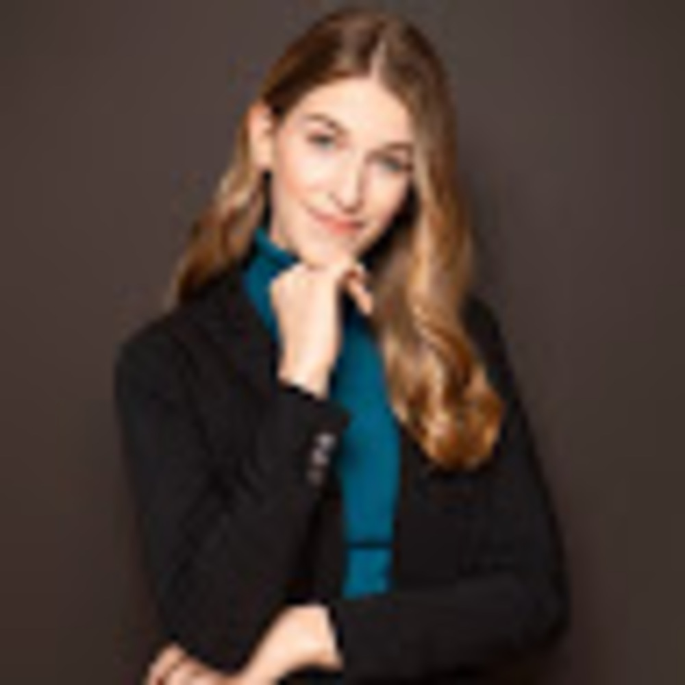 Meet your Posher, Holly